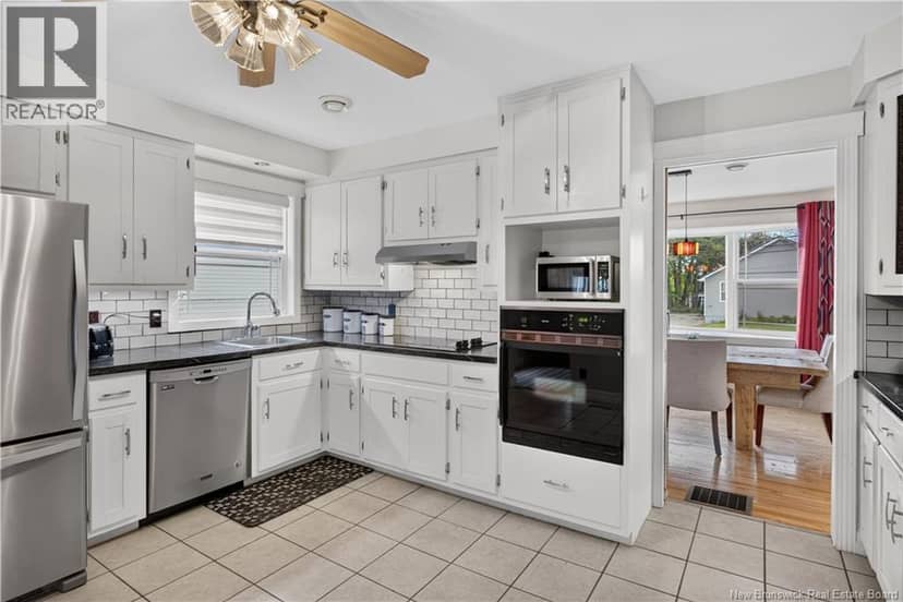 228 Wellington Street — photo 19 of 30