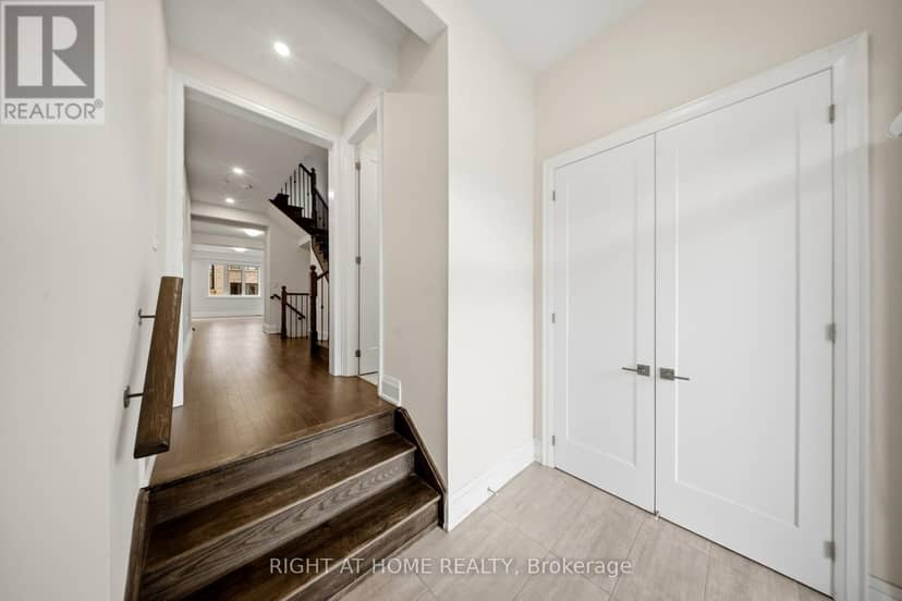 80 Tempel Street, Richmond Hill, photo 5