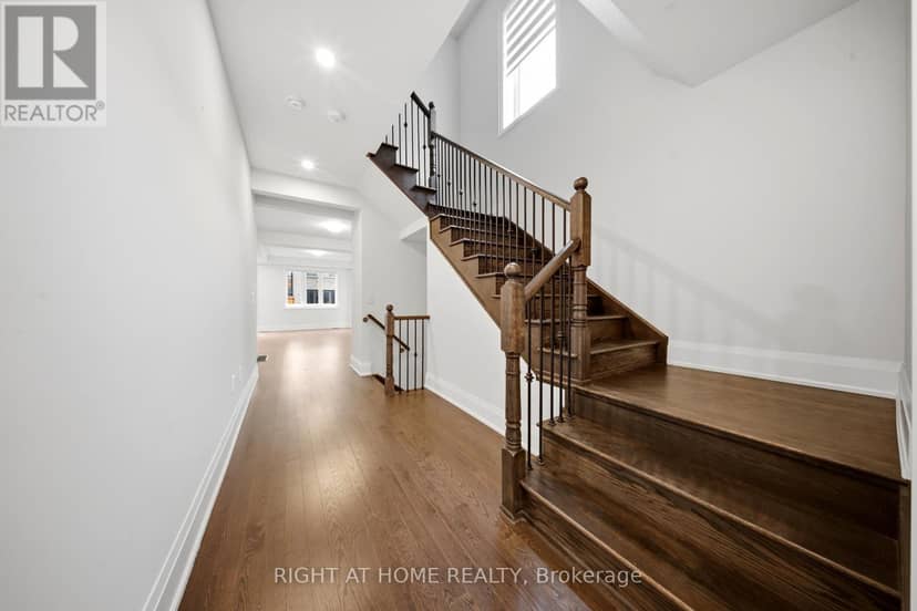 80 Tempel Street, Richmond Hill, photo 6
