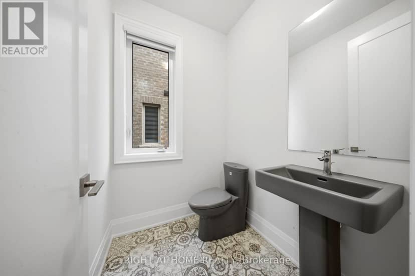 80 Tempel Street, Richmond Hill, photo 7