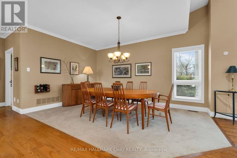 16 Chestnut Lane — photo 12 of 40