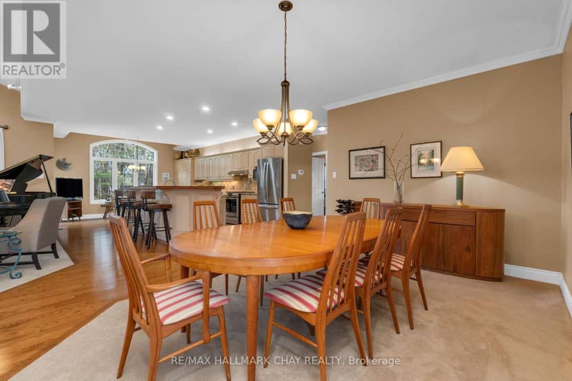 16 Chestnut Lane — photo 13 of 40