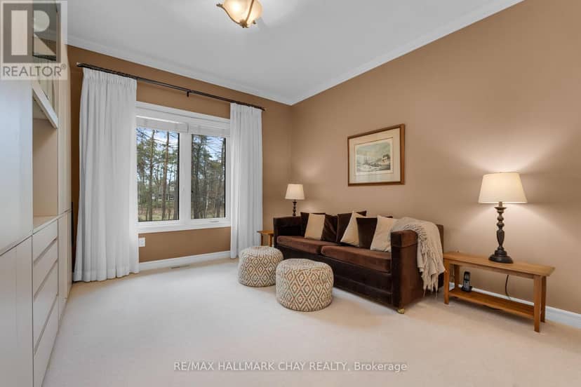 16 Chestnut Lane — photo 18 of 40