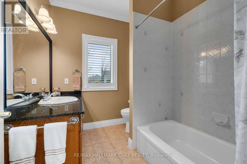 16 Chestnut Lane — photo 19 of 40