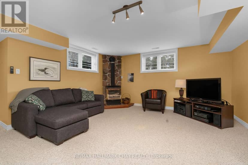 16 Chestnut Lane — photo 25 of 40