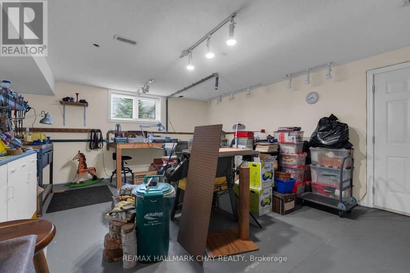 16 Chestnut Lane — photo 29 of 40