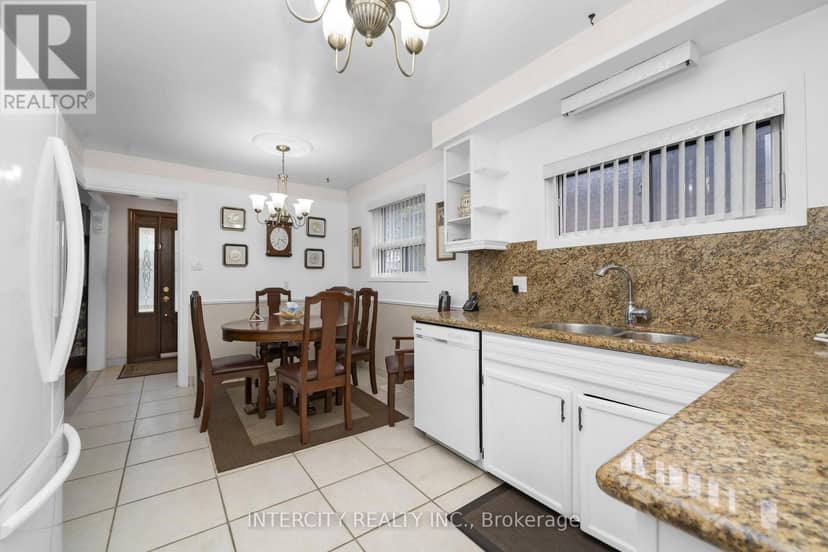 7279 Vernor Drive — photo 12 of 33