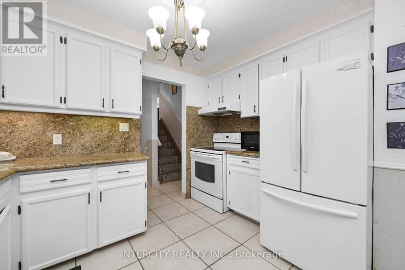 7279 Vernor Drive — photo 13 of 33