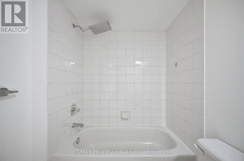 114 - 5910 Greensboro Drive — photo 27 of 40