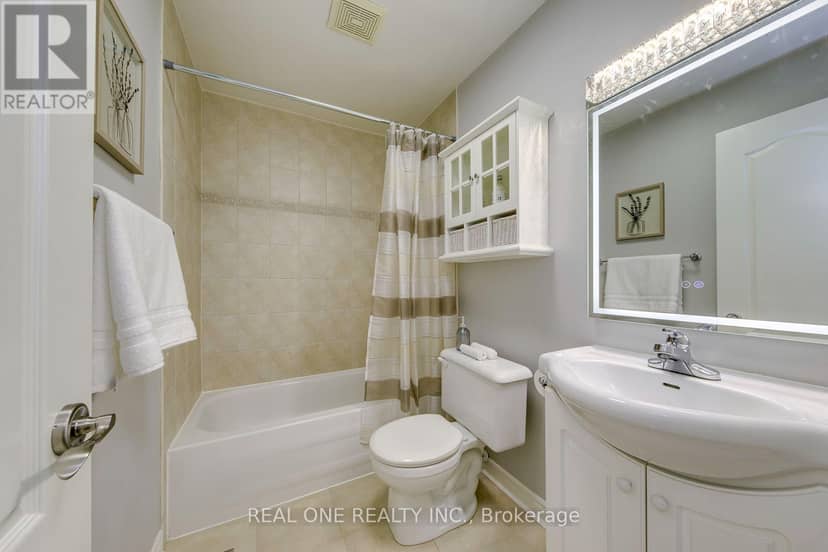 28 Osborne Crescent — photo 32 of 40