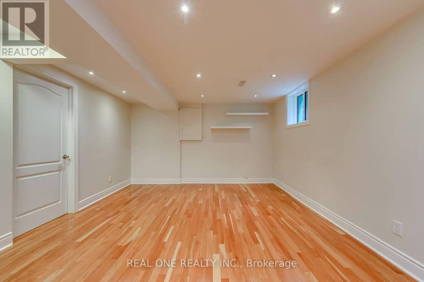 28 Osborne Crescent — photo 37 of 40