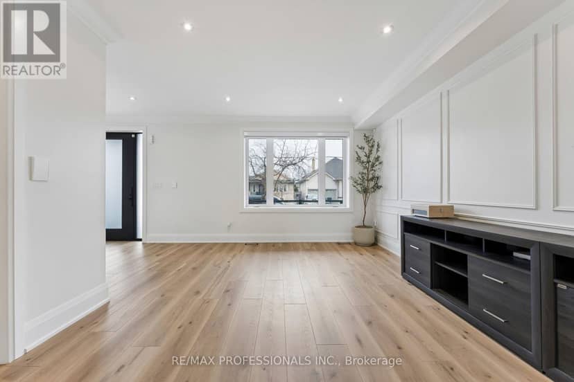 7 Ranwood Drive, Toronto, photo 5
