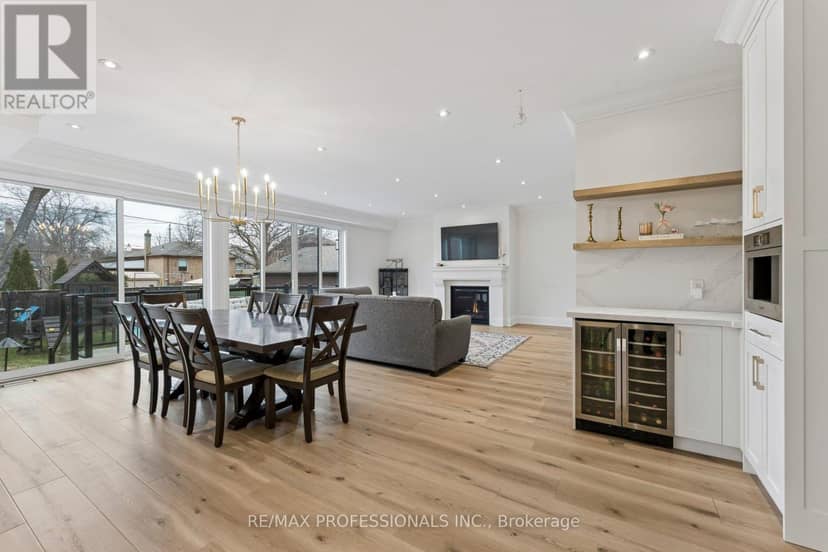 7 Ranwood Drive, Toronto, photo 8