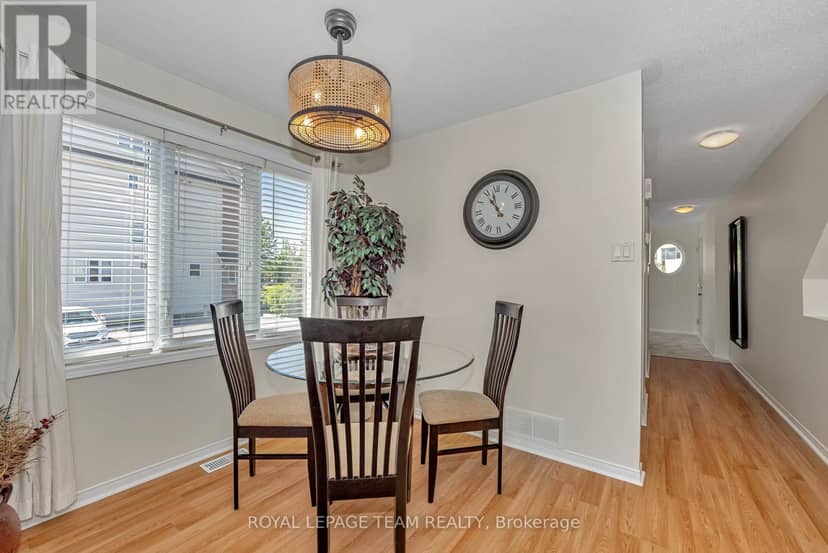 85 Cresthaven Drive — photo 9 of 21