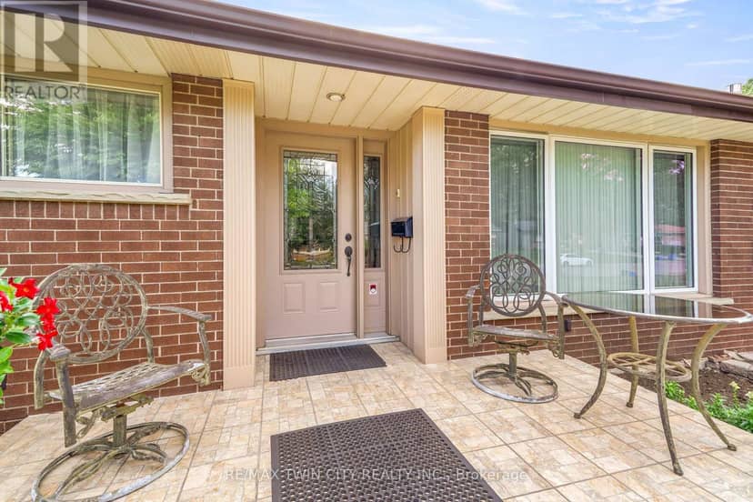25 Brier Crescent — photo 8 of 40