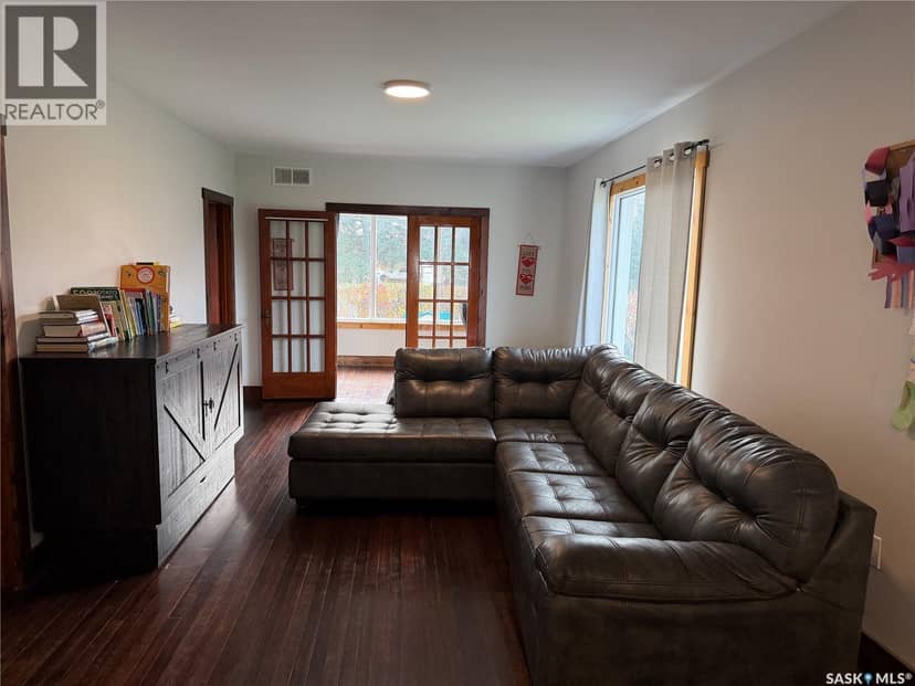 402 4th STREET — photo 8 of 22