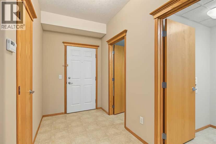 209, 15 Everstone Drive SW, Calgary, photo 2