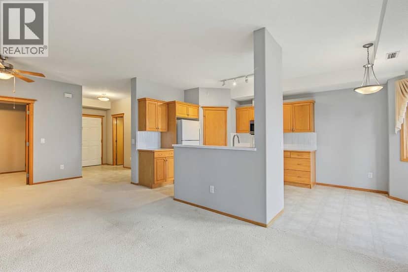 209, 15 Everstone Drive SW — photo 10 of 39