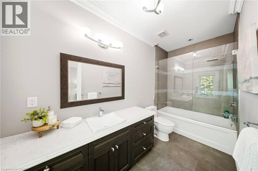 1098 LAKESHORE Road W — photo 22 of 40