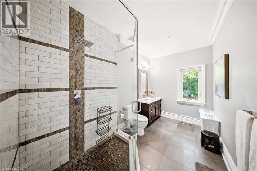 1098 LAKESHORE Road W — photo 25 of 40