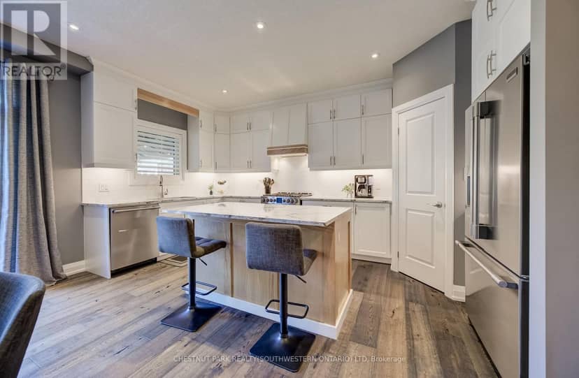 35 Greyhawk Street — photo 13 of 40