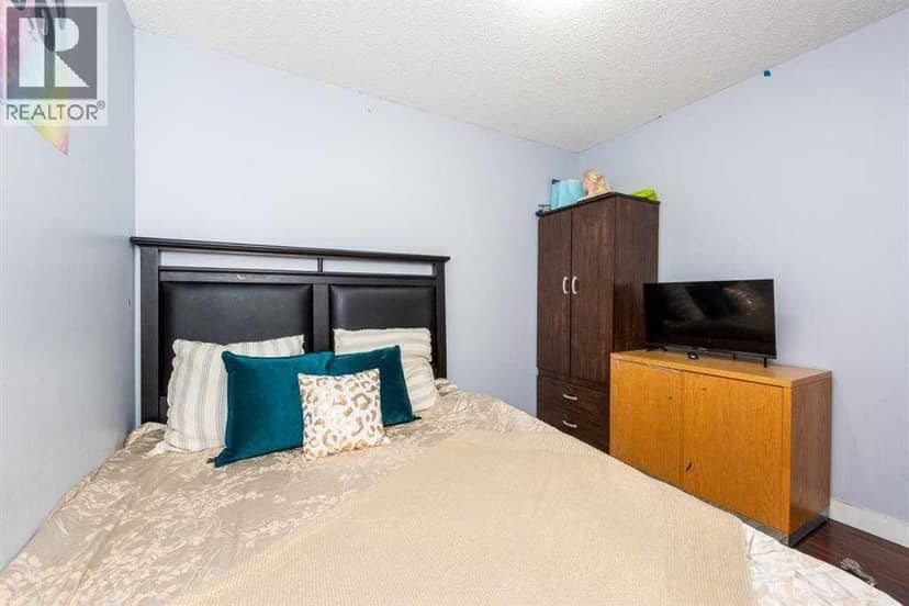 2212, 15 Saddlestone Way NE — photo 12 of 23