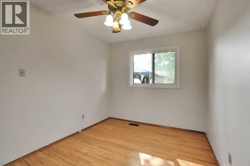 5404 Valentine Crescent SE — photo 28 of 35