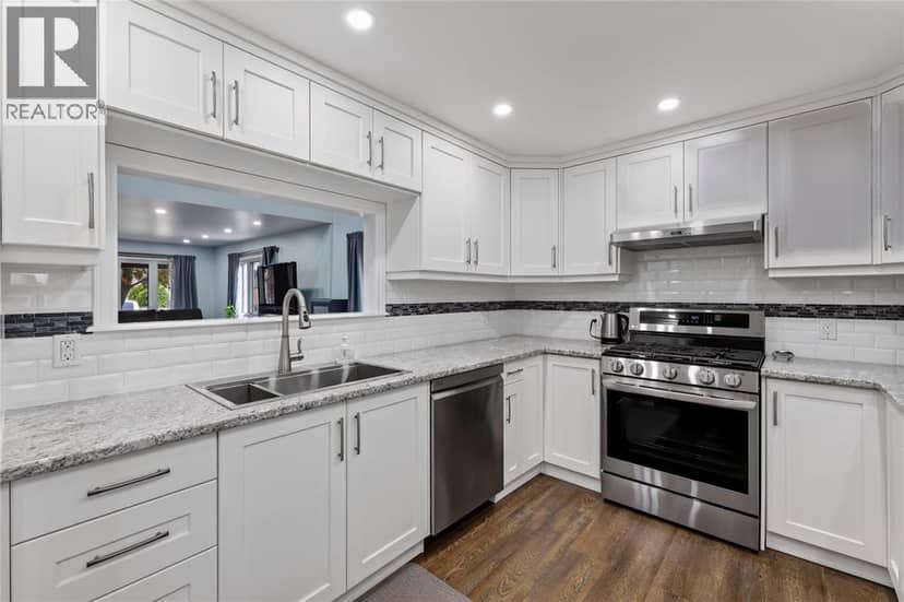 4076 Florence Avenue — photo 13 of 39