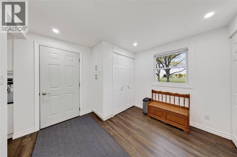 4076 Florence Avenue — photo 16 of 39