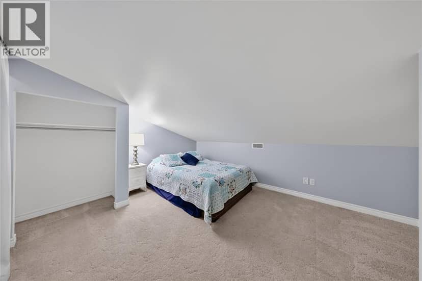 4076 Florence Avenue — photo 27 of 39