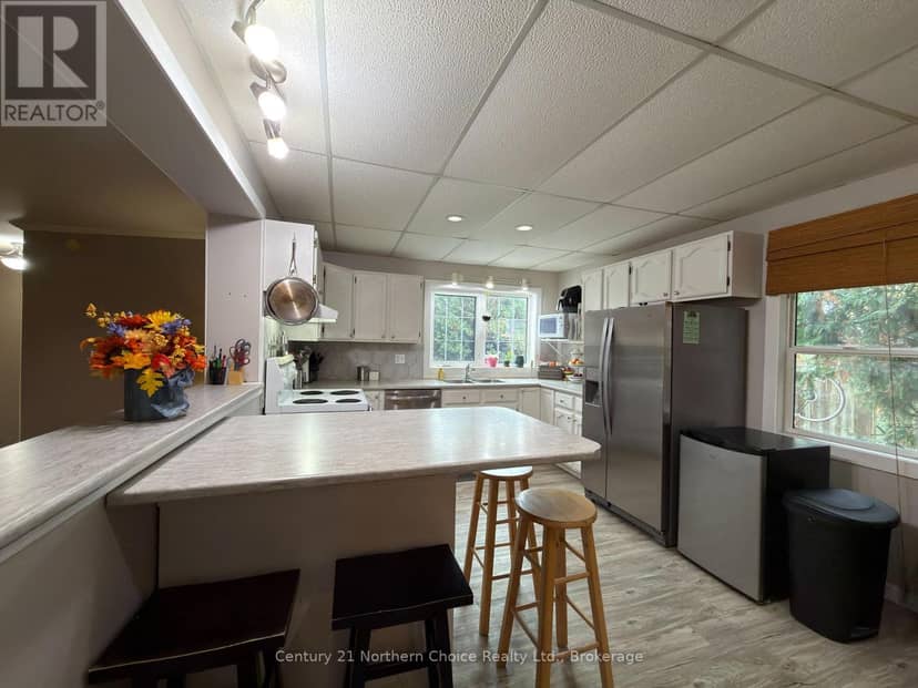 648 Scott Street — photo 11 of 40