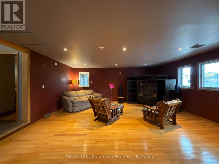 648 Scott Street, Fort Frances, photo 3