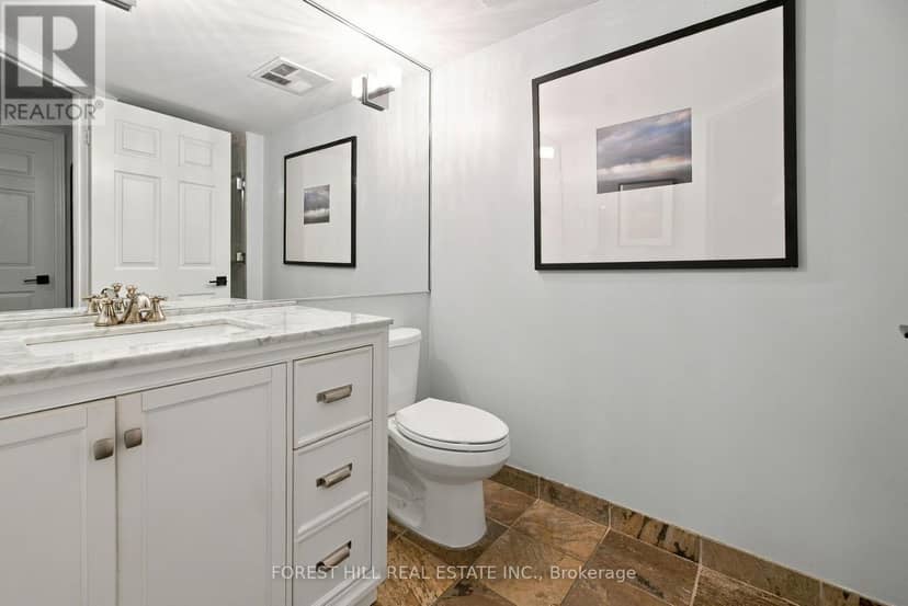229 - 109 Front Street E — photo 17 of 27