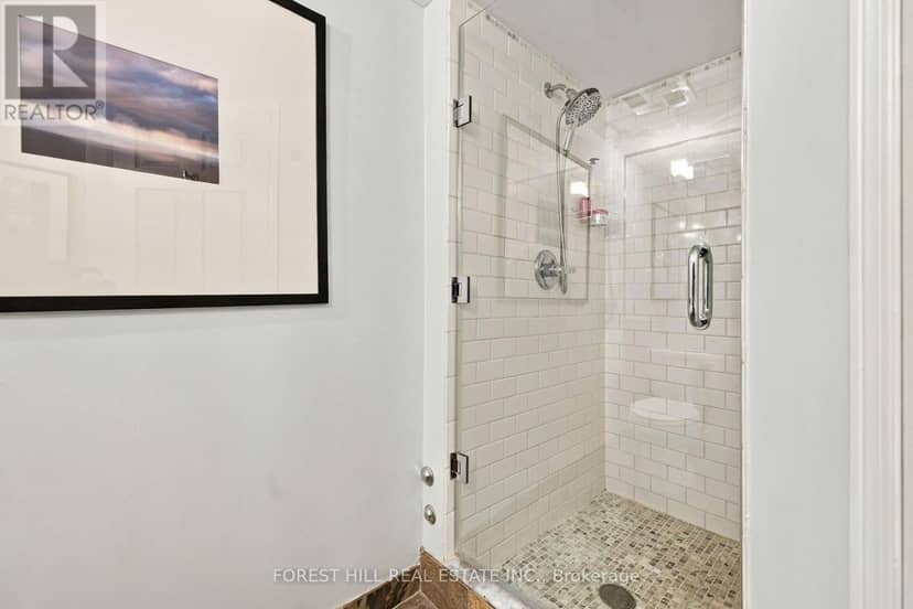 229 - 109 Front Street E — photo 18 of 27