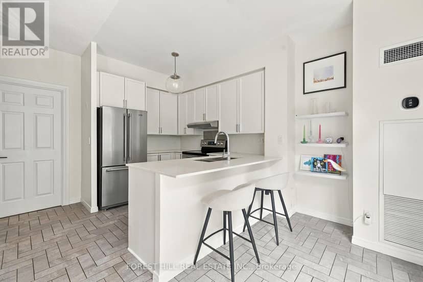 229 - 109 Front Street E — photo 6 of 27