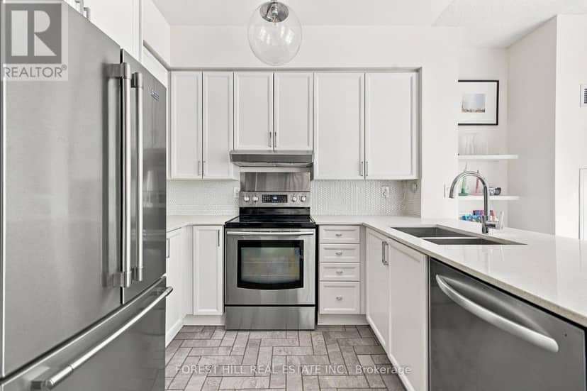 229 - 109 Front Street E — photo 8 of 27