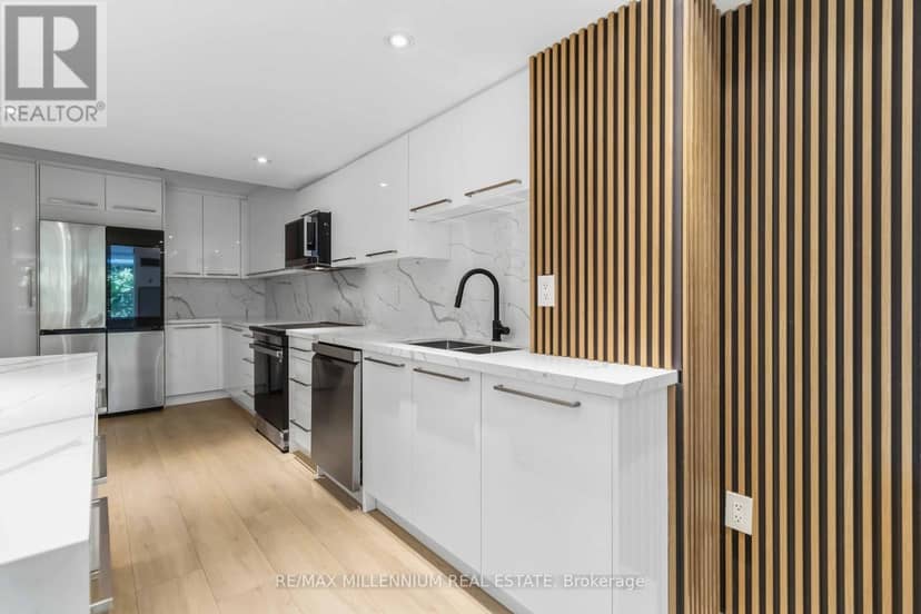 223 - 7805 Bayview Avenue — photo 10 of 40