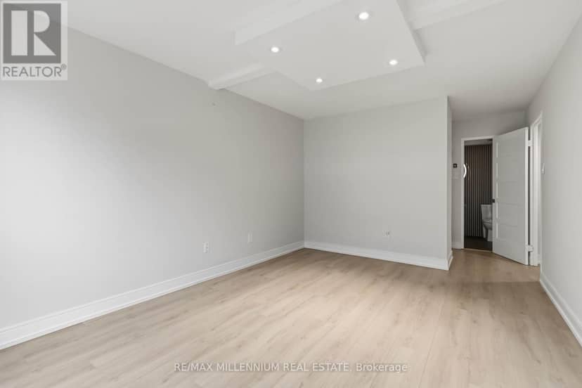 223 - 7805 Bayview Avenue — photo 30 of 40