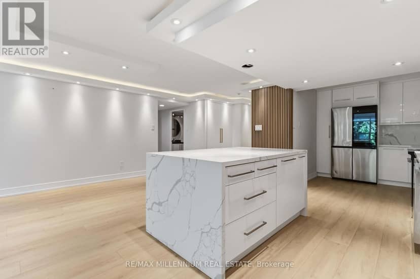 223 - 7805 Bayview Avenue — photo 9 of 40