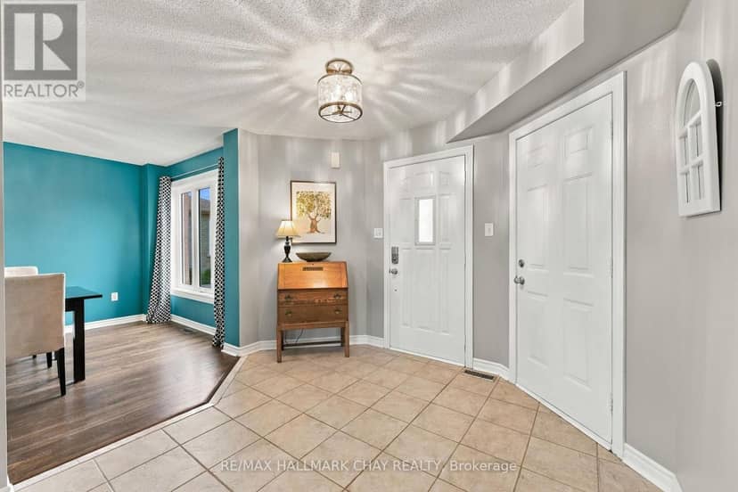 17 Sherwood Court, Barrie, photo 2