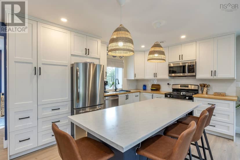8 Alexander Avenue — photo 4 of 40