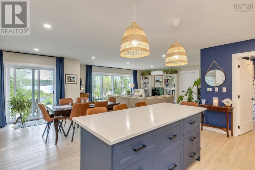 8 Alexander Avenue — photo 11 of 40