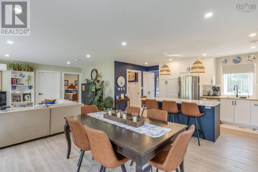 8 Alexander Avenue — photo 9 of 40