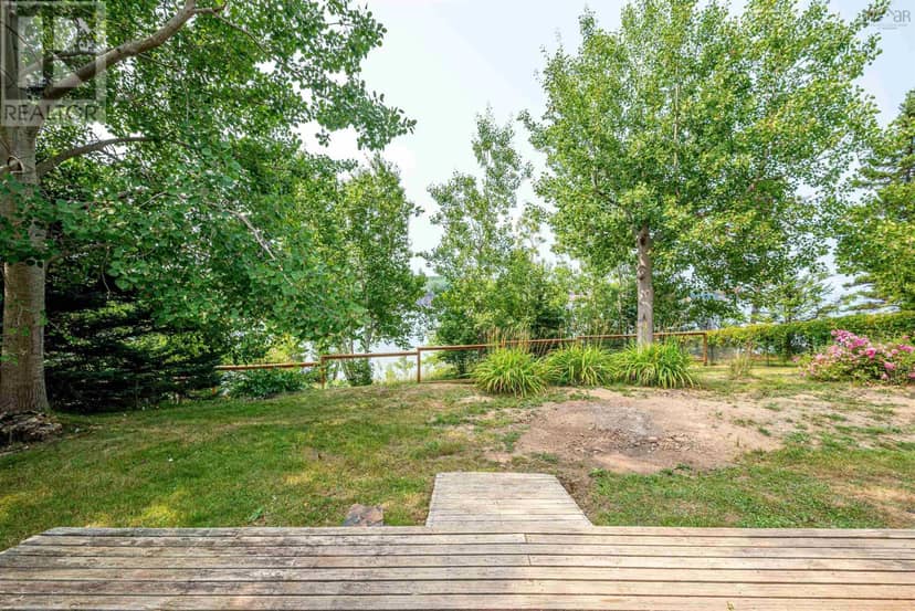 101 Lorne Smith Road — photo 32 of 40