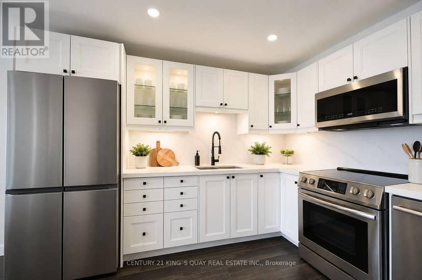 502 - 25 Agnes Street, Mississauga, photo 2