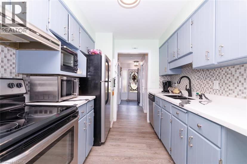 24 INGLEWOOD Court — photo 10 of 33