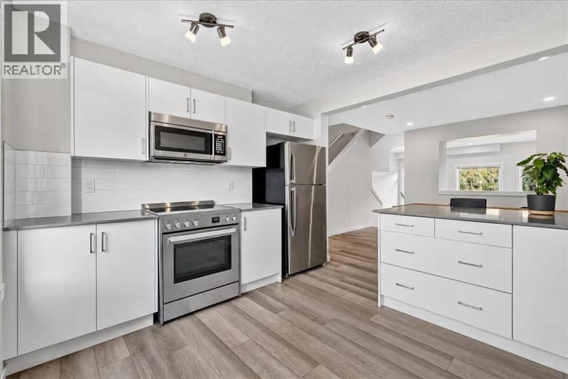 246 Cranbrook Square SE — photo 12 of 40