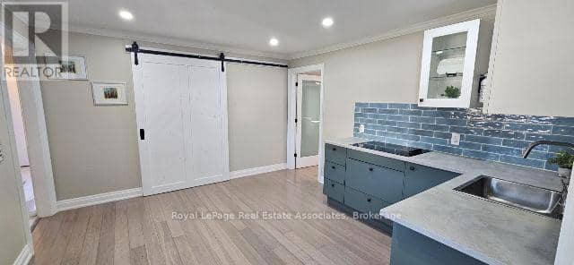 11 Churchill Crescent — photo 13 of 40