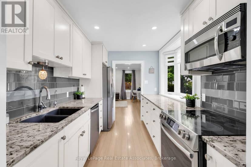 11 Churchill Crescent — photo 19 of 40