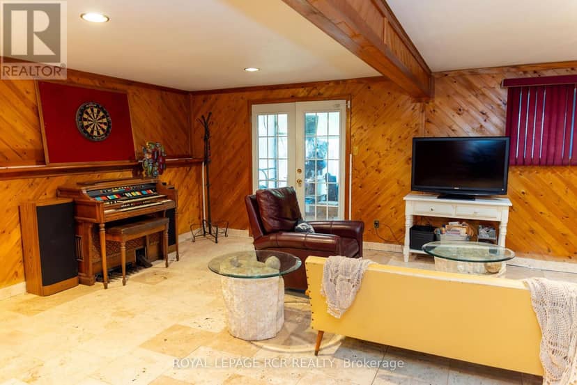 82 Quarry Drive — photo 15 of 16